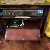 Radio giradischi d’epoca Wega+dischi vari