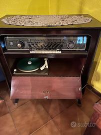 Radio giradischi d’epoca Wega+dischi vari