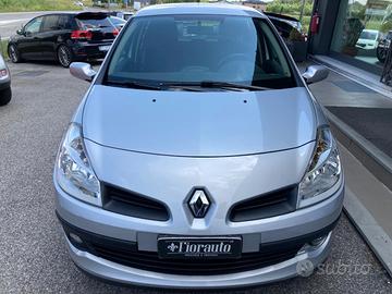 RENAULT Clio 1.4 16V 5p Dynamique NEOPATENTATI