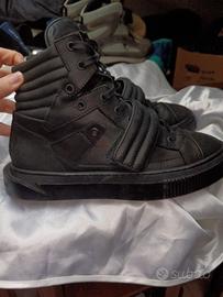 Sneakers marca Metal Gienchi