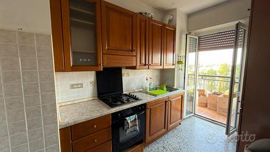 Cucina completa con elettrodomestici