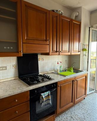 Cucina completa con elettrodomestici
