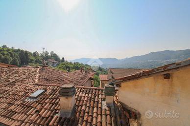 CASA SEMINDIPENDENTE A BIONE