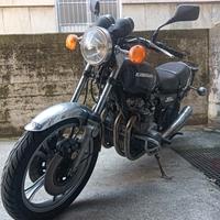 Kawasaki 900