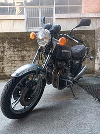 Kawasaki 900