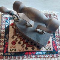 Ferro da stiro antico