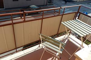 Stanza singola climatizzata con balconcino privato