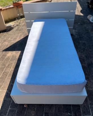 Struttura letto ikea con 3 cassetti +biancheria