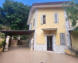 VILLA SINGOLA A PIETRASTORNINA
