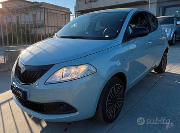 Lancia Ypsilon 1.0 FireFly 5 porte S&S Hybrid Gold