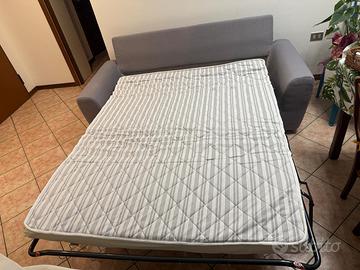 Divano letto 3 posti – 330€ trattabili
