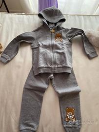 Abbigliamento firmato tre anni