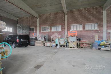 CAPANNONE A CASTELCOVATI