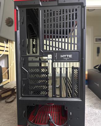 Case Gaming HYTE Y60 - Rosso/Nero - Design Panoram