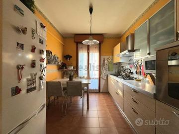 Quadrilocale in zona rosta di mq 125 + garage