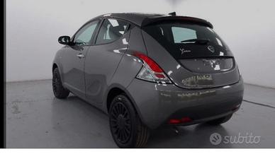 Pezzi originali lancia Ypsilon prezzi scontatissim