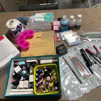 Strumenti e prodotti nail art