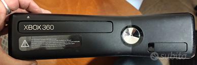 Xbox 360 completa di alimentatore e cavi
