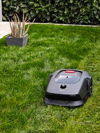 Mova 600 robot tagliaerba con garage e lame
