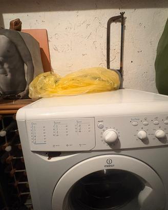 LAVATRICE INDESIT IWC7125