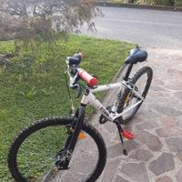 MOUNTAIN BIKE  24" BTWIN