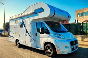 Dethleffs Advantage - Mansardato con letti a caste