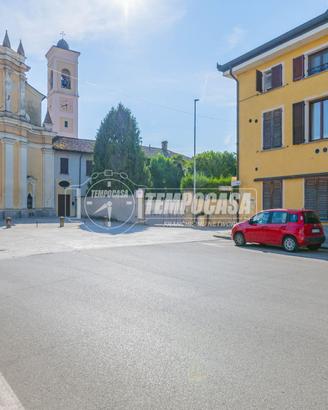 SPLENDIDO DUE LOCALI COMPLETAMENTE RISTRUTTURATO