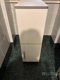 Mobile contenitore con rotelle