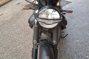 Moto guzzi v7 850