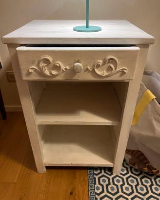 Mobiletto/comodino stile shabby