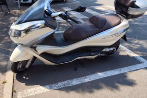 Piaggio X10 500.