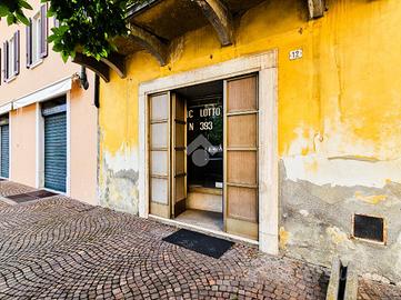 NEGOZIO A VEROLANUOVA