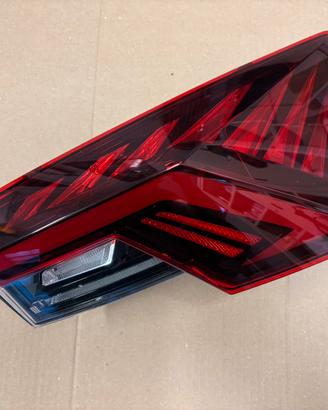 Faro Posteriore Skoda Octavia 2023 Originale