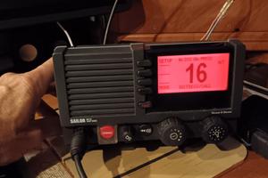 VHF Sailor 6215
