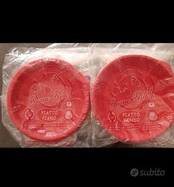 piatti di plastica rossi piano e fondi pz 40 € 2,5