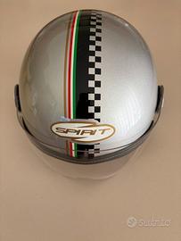 Casco moto con visiera SPRI T grigio.
