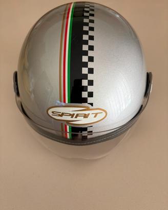 Casco moto con visiera SPRI T grigio.