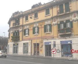 Piazza Cairoli, 2 vani uso ufficio