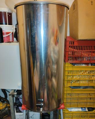 2 contenitori inox (80 L e 100 L) con tappo