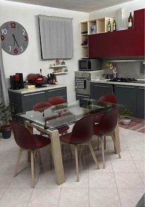 tavolo calligaris con sedie