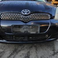 TOYOTA YARIS 2001 - PARAURTI ANTERIORE