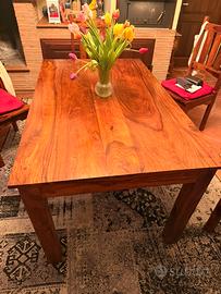 Tavolo legno massiccio con 6 sedie
