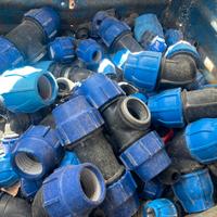 Raccordi idraulici stock