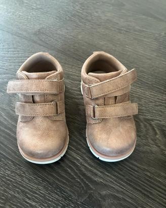 Scarpe bimba Chicco 20