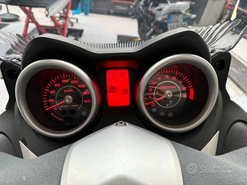 Yamaha xmax 250