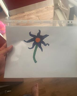 Disegno fiore  puntini fatto a mano