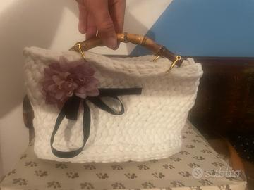 Borsetta “fai da te” in cordoncino ad uncinetto