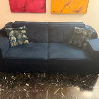 Divano blu ovvio one