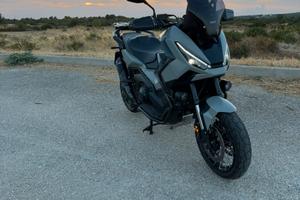 Honda xadv 750 adventure pack