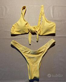 Bikini giallo